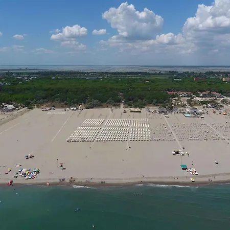 Villa And Apt. In 21292 Lido di Spina