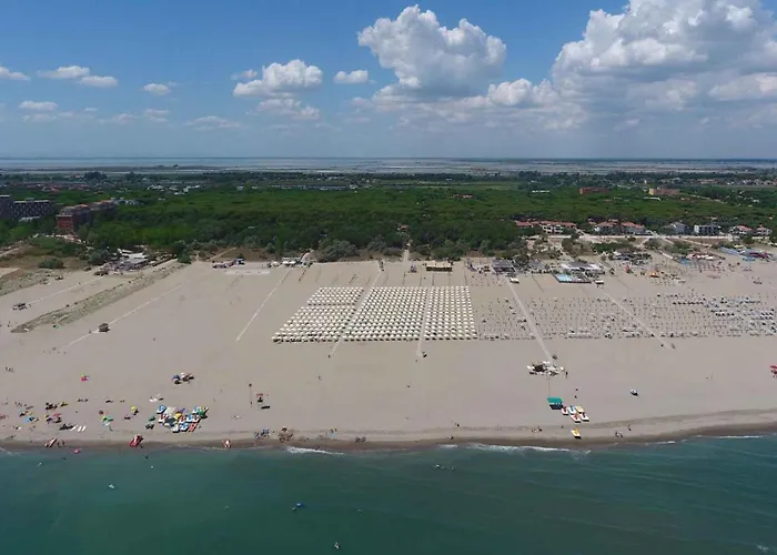 Villa And Apt. In 21292 Lido di Spina